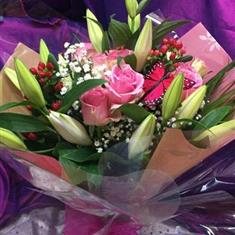 12 Pink Roses, Berry &amp; Lily Bouquet